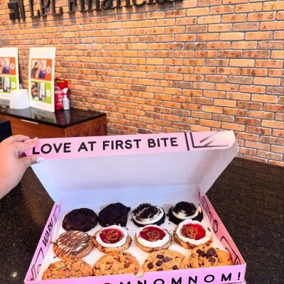 Bringing a little sweetness to the team @lpl_financial today! We hope you enjoy the delicious cookies from @crumbl ! 🍪💕✨

#fortmillsc #kingsley #lplfinancial