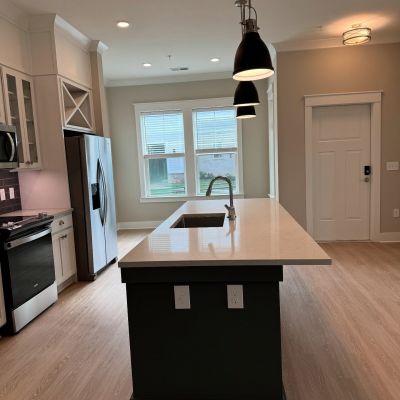 Only 5 left! 🚨 The B1 is our most unique 2-bedroom — duplex style, street-level entry, all on one floor, and ZERO neighbors above or below. Snag yours today before it’s gone!