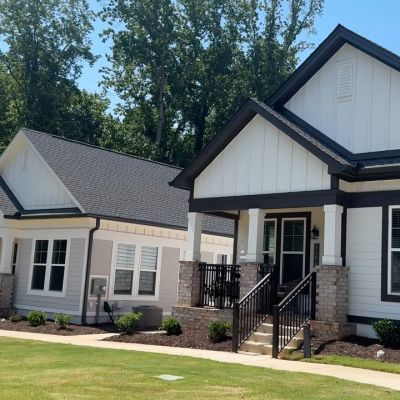 This 3 bedroom cottage is what we call heaven on earth ☁️✨
Step inside the C1 single family home and see why. #LodgesAtFortMill #CottageVibes #LuxuryRentalHeaven #rentalhome #newconstructionhomes