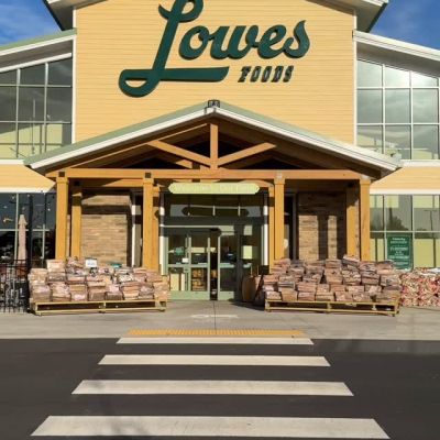 🎉 Exciting news, neighbors! Lowe’s Foods is now open nearby — offering fresh, local products and all your favorite grocery essentials. 

#lowesfoods #indianland #northwoodravin #lodgesatfortmill #grocery #sc #fortmill #lancaster